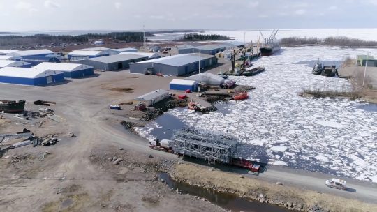 Kuvakaappaus videosta: Pohjoismaiden suurimman LNG-vastaanottoterminaalin rakentaminen