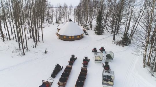 Kuvakaappaus videosta: Arktinen seikkailusaari Kemissä, Meri-Lapissa